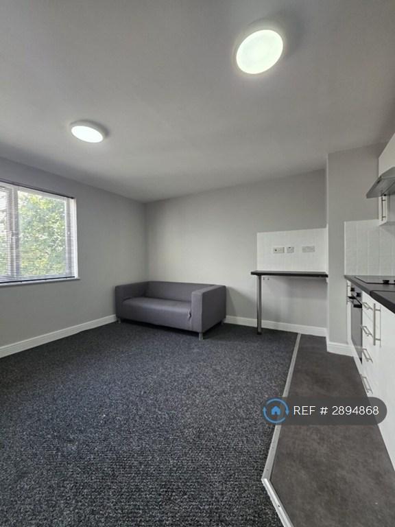 1 bedroom flat in Broadway, Cardiff, CF24 (1 bed) (#2894868)