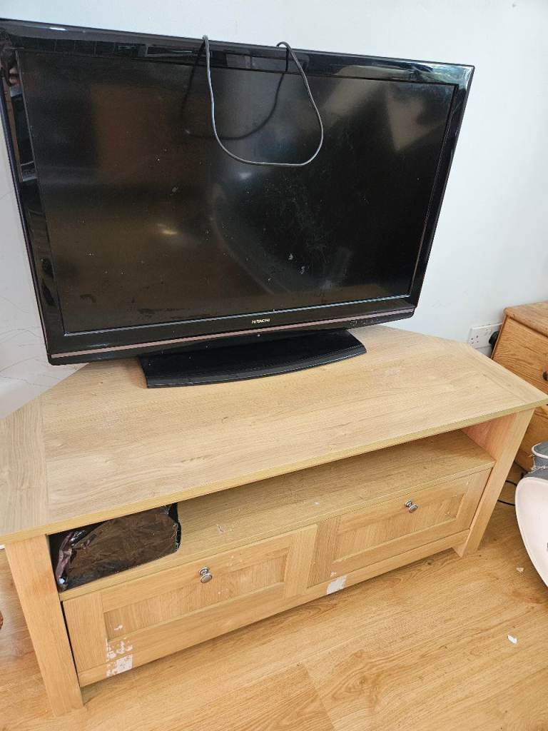 Free Hitachi Tv and stand 