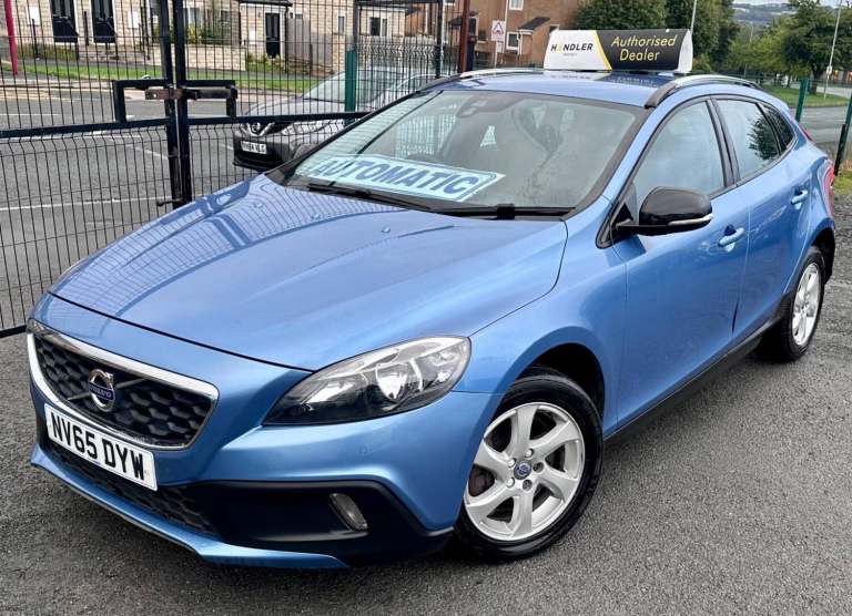 Volvo V40 Cross Country 2.0 D2 SE Auto Euro 6 (s/s) 5dr Diesel Automatic