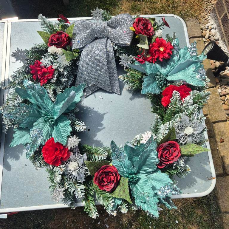 Red & Turquoise Wreath