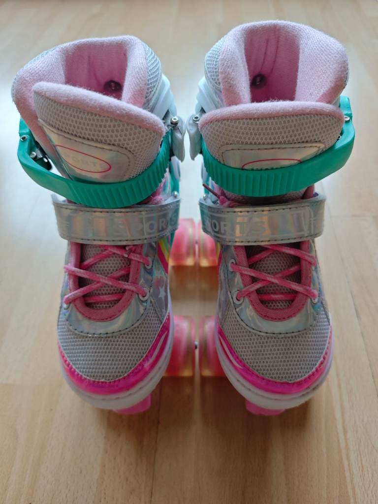 Unisex Kids Roller Skate with LED Wheels UK Size 9-12