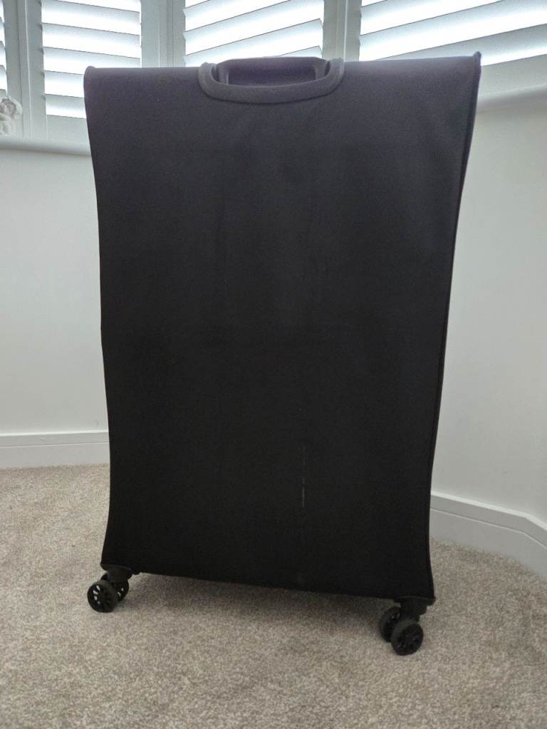Extra large black suitcaae