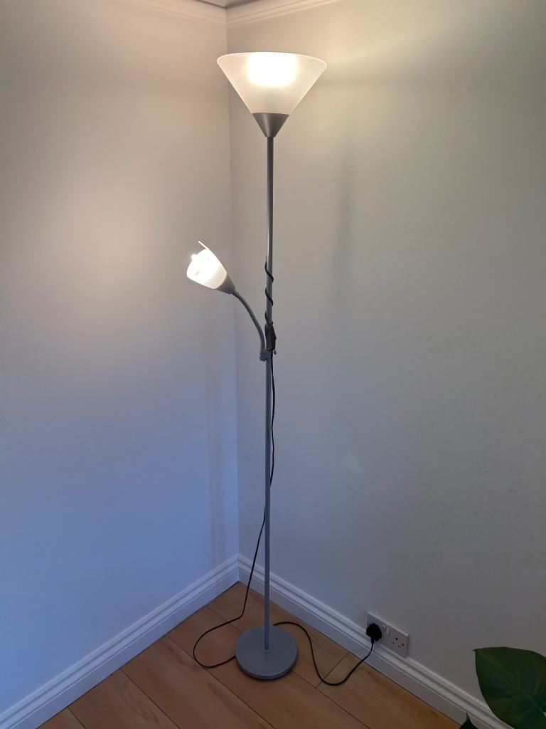Floor lamp in perfect condition
