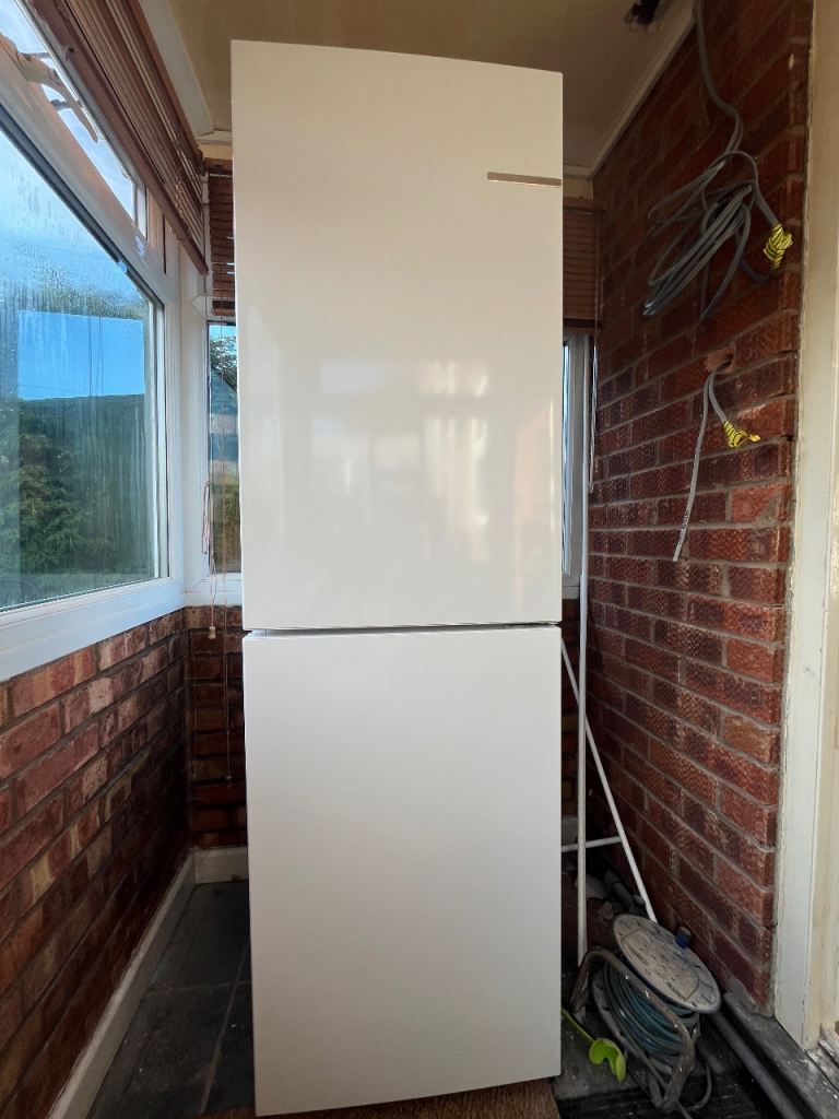 Freestanding Bosch Fridge Freezer 