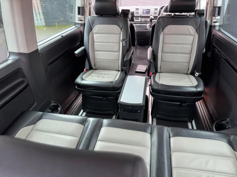 2016 Volkswagen Caravelle 2.0 TDI BlueMotion Tech 204 Executive 5dr DSG MPV DIESEL Automatic