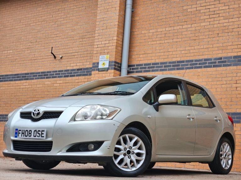 Car Toyota auris GY59CGO  £800 Imran tv luton