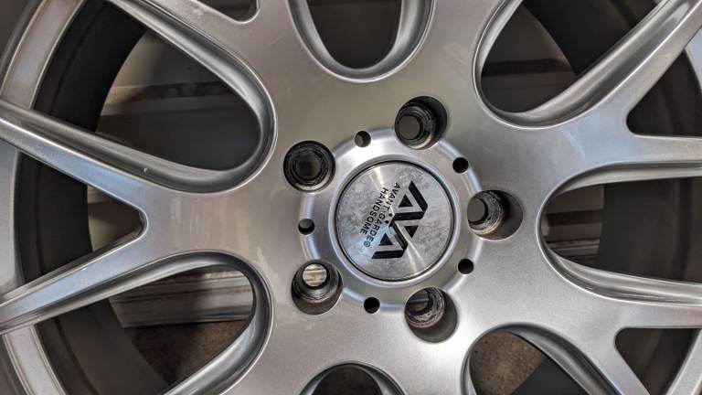 4 x 18"Alloy wheels with tyres 