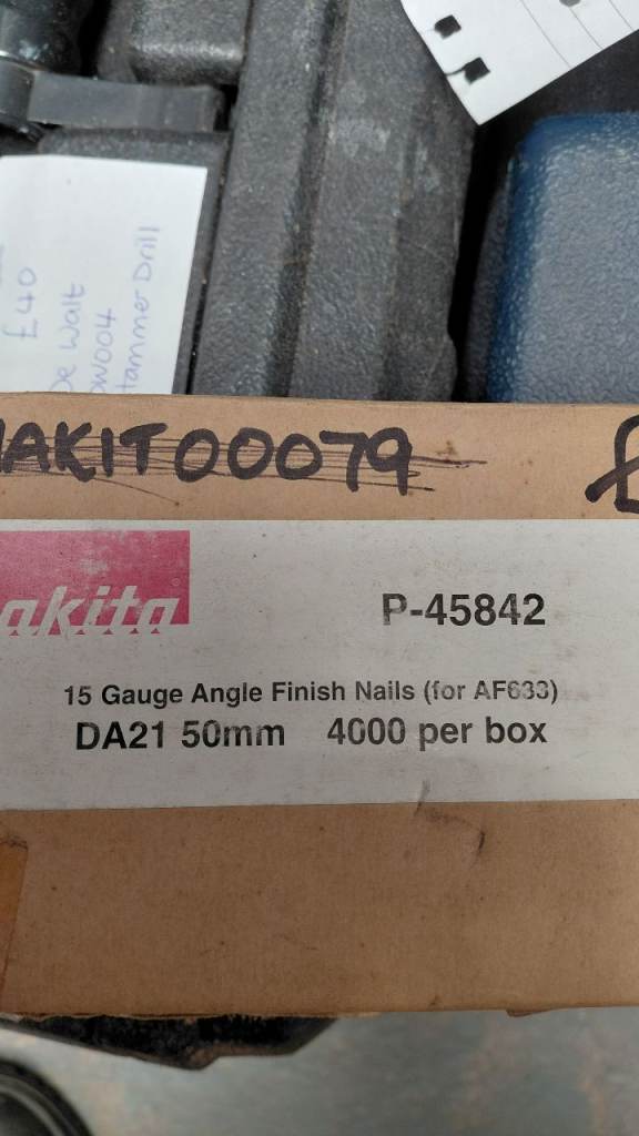 Makita P-45842 15 Gauge Angle Finish Nails 50mm (4000 per box)