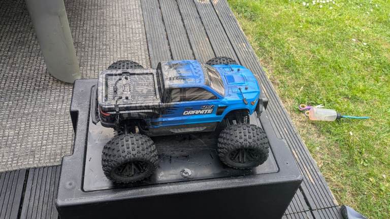 ARRMA Granite 4x4 RC Monster Truck with Controller