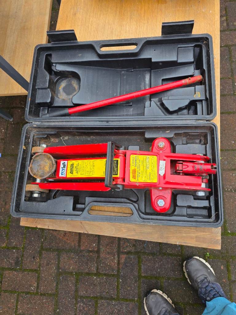**£20** MASTER MECHANIC  2 TON TONNE Hydraulic TROLLEY Jack Working With Plastic Case Van Car Etc 