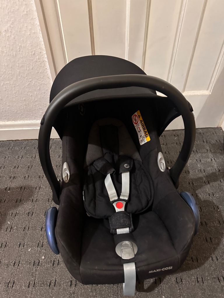 Maxi cosi cabriofix car seat with newborn insert