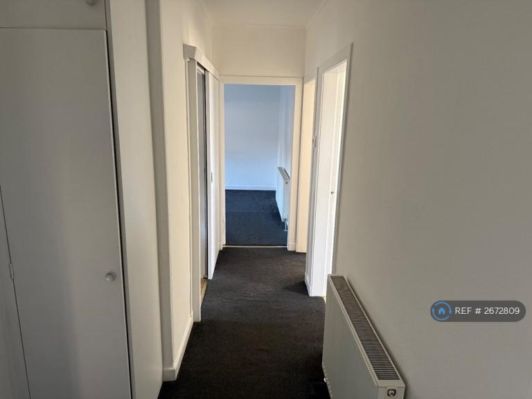 2 bedroom flat in Arbroath Road, Dundee, DD4 (2 bed) (#2672809)