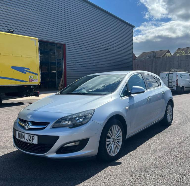 2014 (14) VAUXHALL ASTRA 1.7 CDTI DIESEL EXCITE HATCHBACK 
