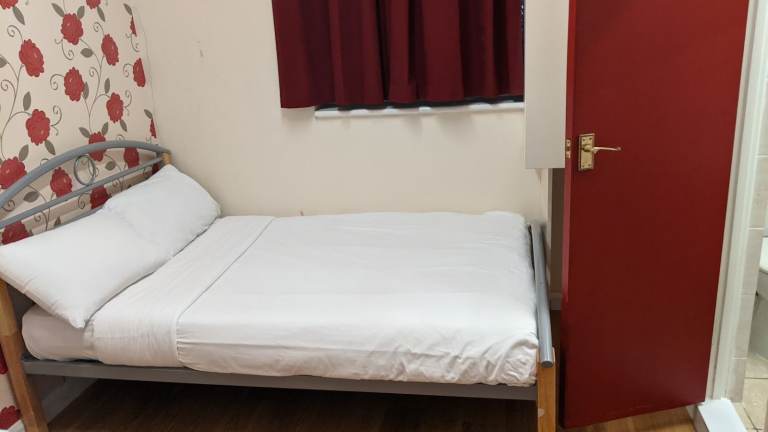 Double Ensuit  wiith Bills £800