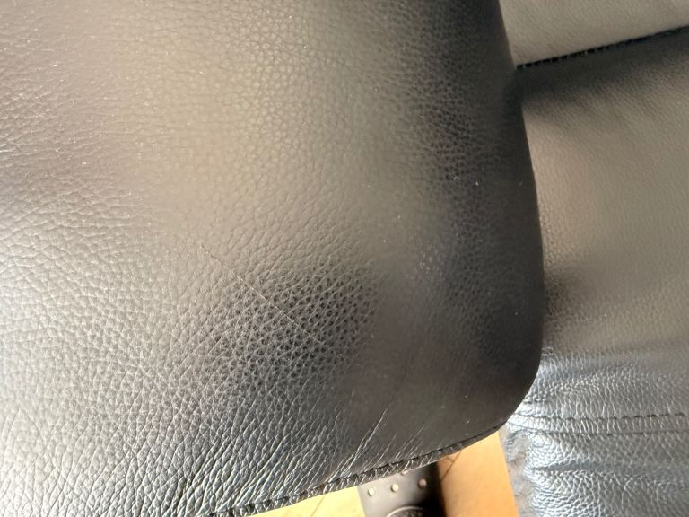 Comfortable black Leather Corner Sofa – Good Condition