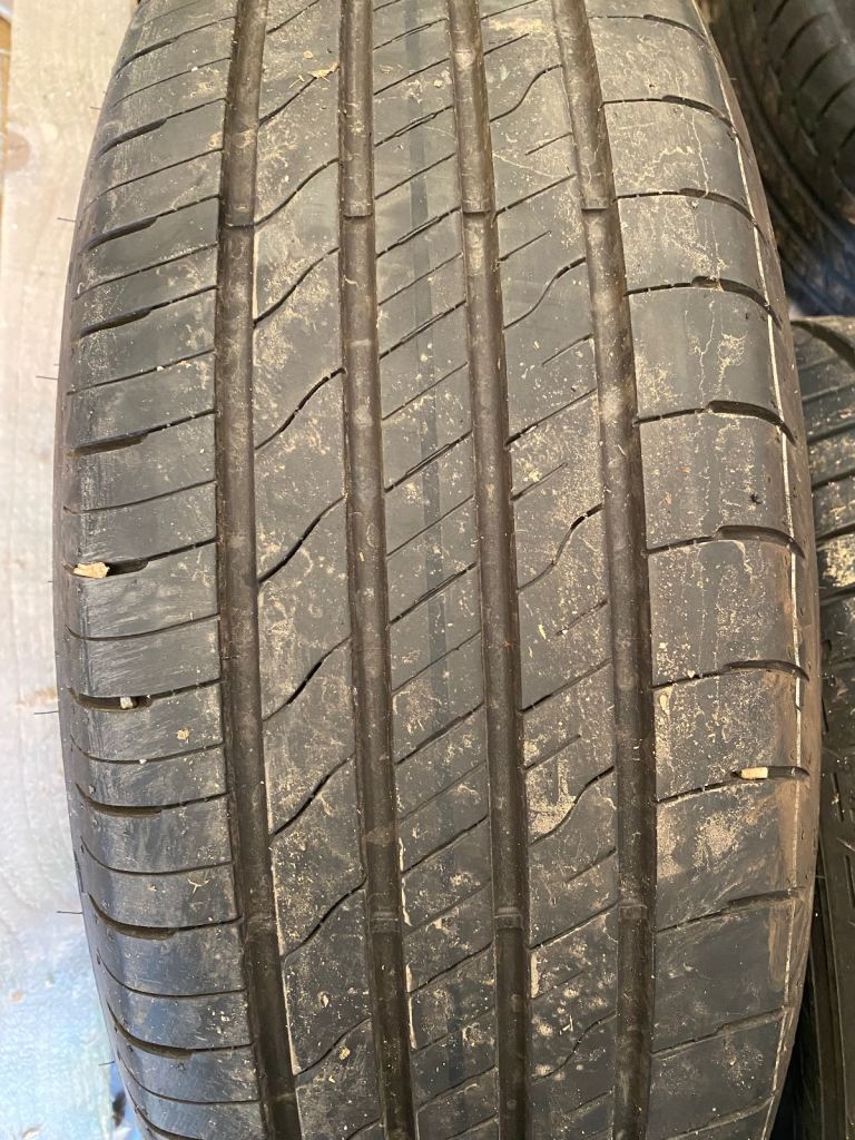 Tyre for sale vgc 215/50/18 Bridgestone 