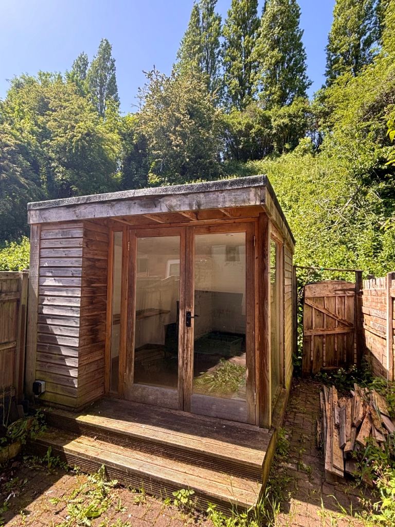 FREE Wooden Garden Room/Shed with Double Glazed Doors