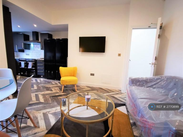 6 bedroom house in Channell Road, Fairfield, Liverpool, L6 (6 bed) (#2770899)