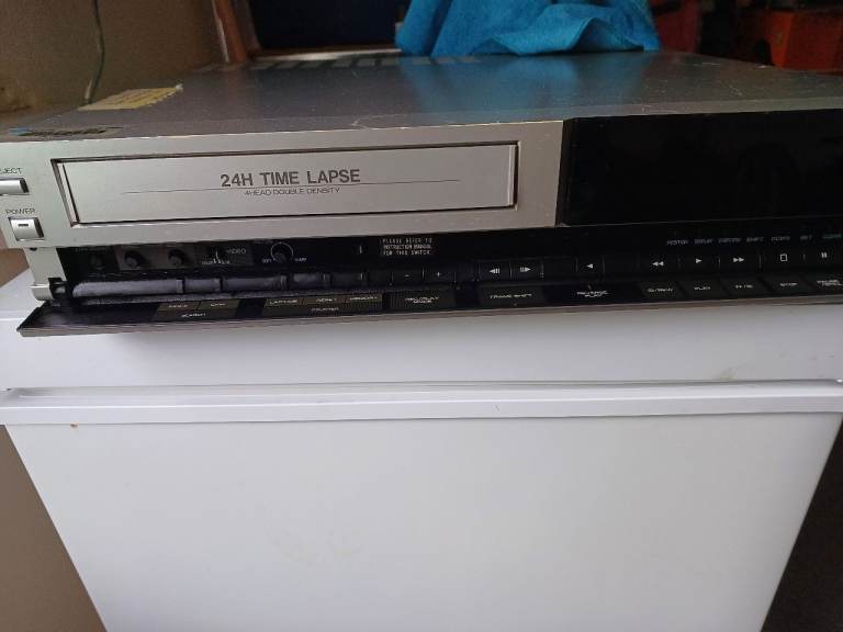 MITSUBISHI HS-5424E TIME LAPSE CCTV VCR RECORDER 