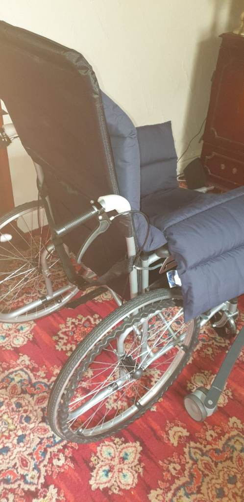 6 posistion reclining Folding Wheelchair / Transport Chair - Black, Good Condition