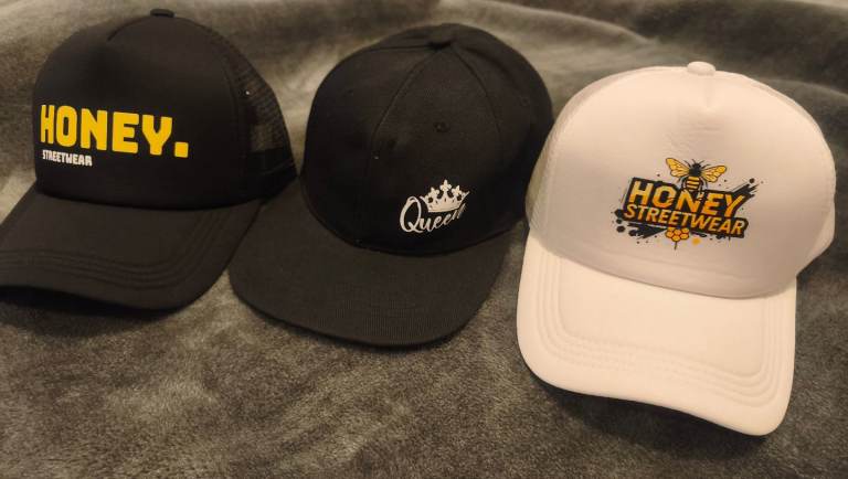 Women's caps for sale, 3 for £10, 1 of each, New 