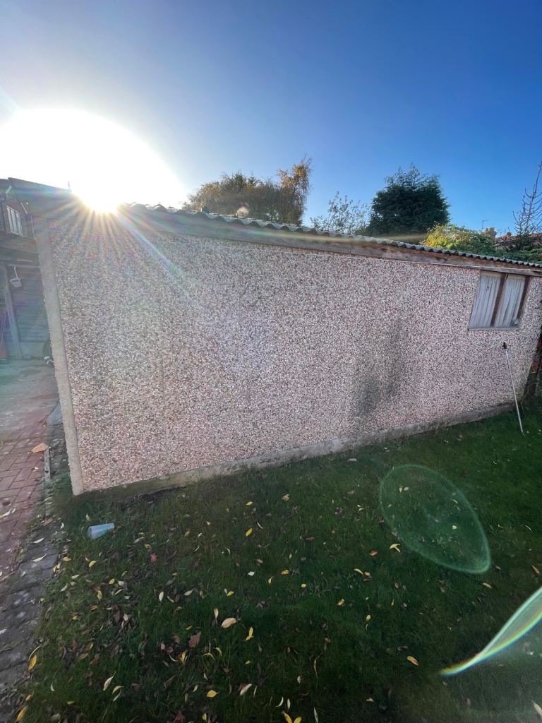 Concrete garage. 6m x 3.8m 