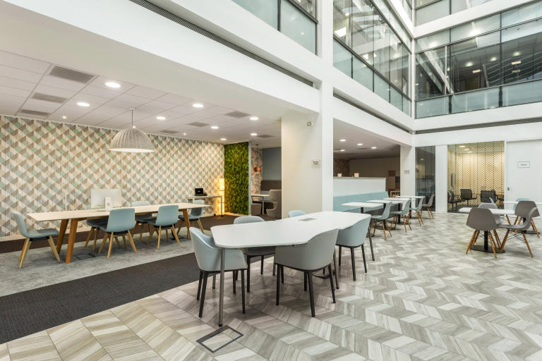 Reading - RG26UB \ All-Inclusive Coworking Space for Rent