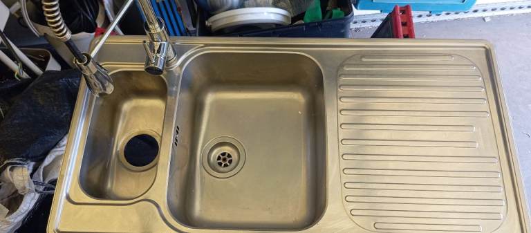 Franke kitchen sink and pull out mixer tap 