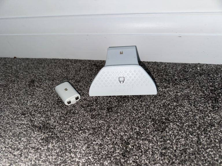 Xbox One Controller Charging Dock with Battery