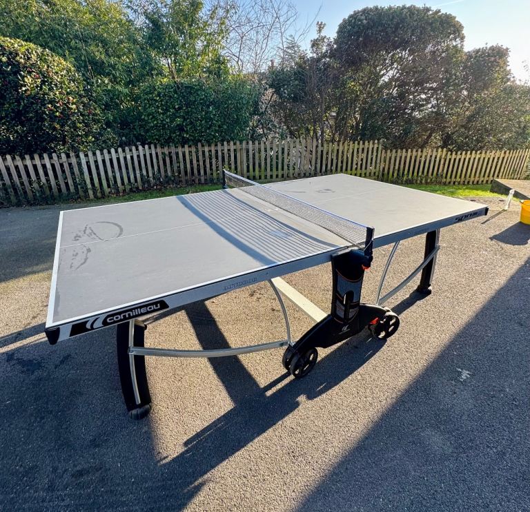 Cornilleau Performance 500M Crossover Outdoor Table Tennis Table – Excellent Condition