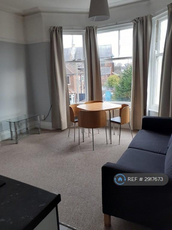 1 bedroom flat in Didsbury Road, Stockport, SK4 (1 bed) (#2917673)