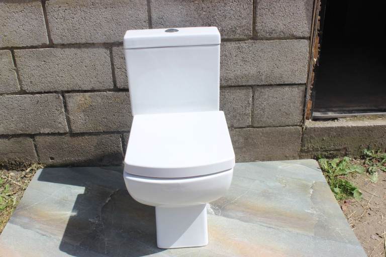 Sanuex Square Close Coupled Toilet