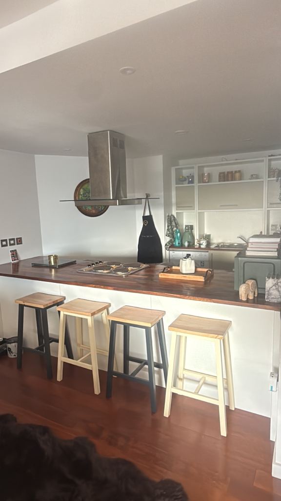 Stunning 2-Bed Apartment with Panoramic Views on Exclusive Old Hall Street