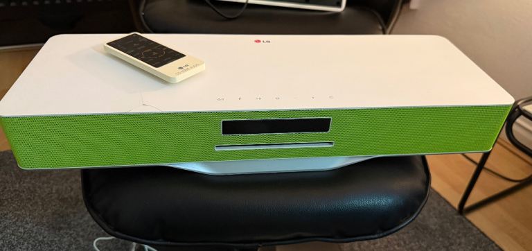 Lg white & lime cd Bluetooth fm usb system 