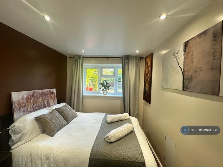 1 bedroom flat in Mayfield Road, Bromley, BR1 (1 bed) (#2884380)