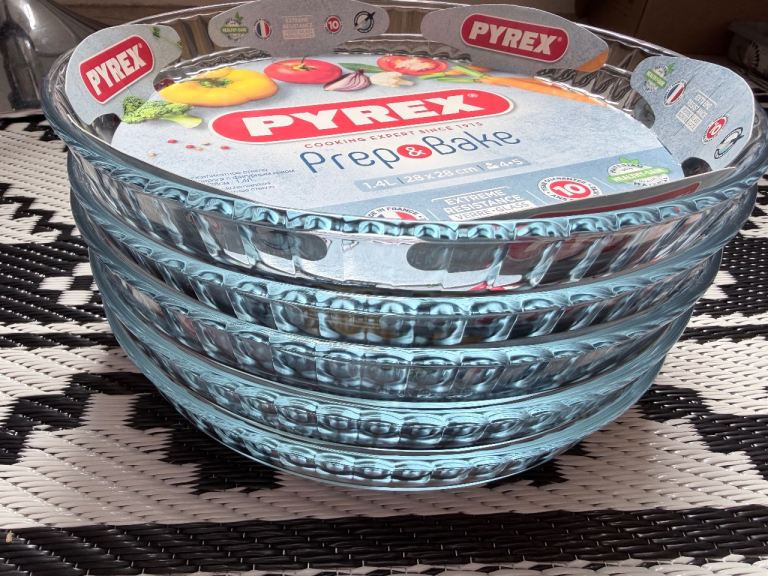 Pyrex bake tray