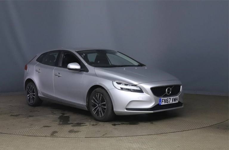2017 Volvo V40 T2 [122] Momentum Nav Plus 5dr HATCHBACK PETROL Manual