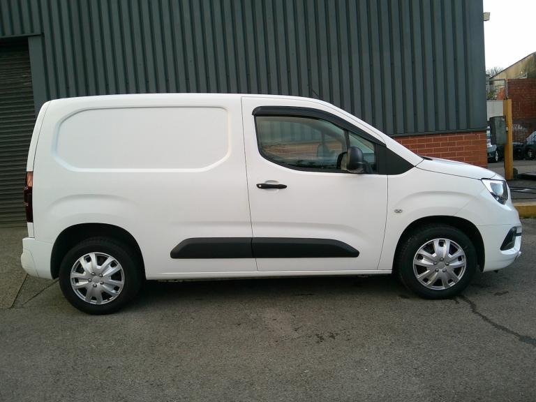 VAUXHALL COMBO 1.6 Turbo D 2300 Sportive 2020