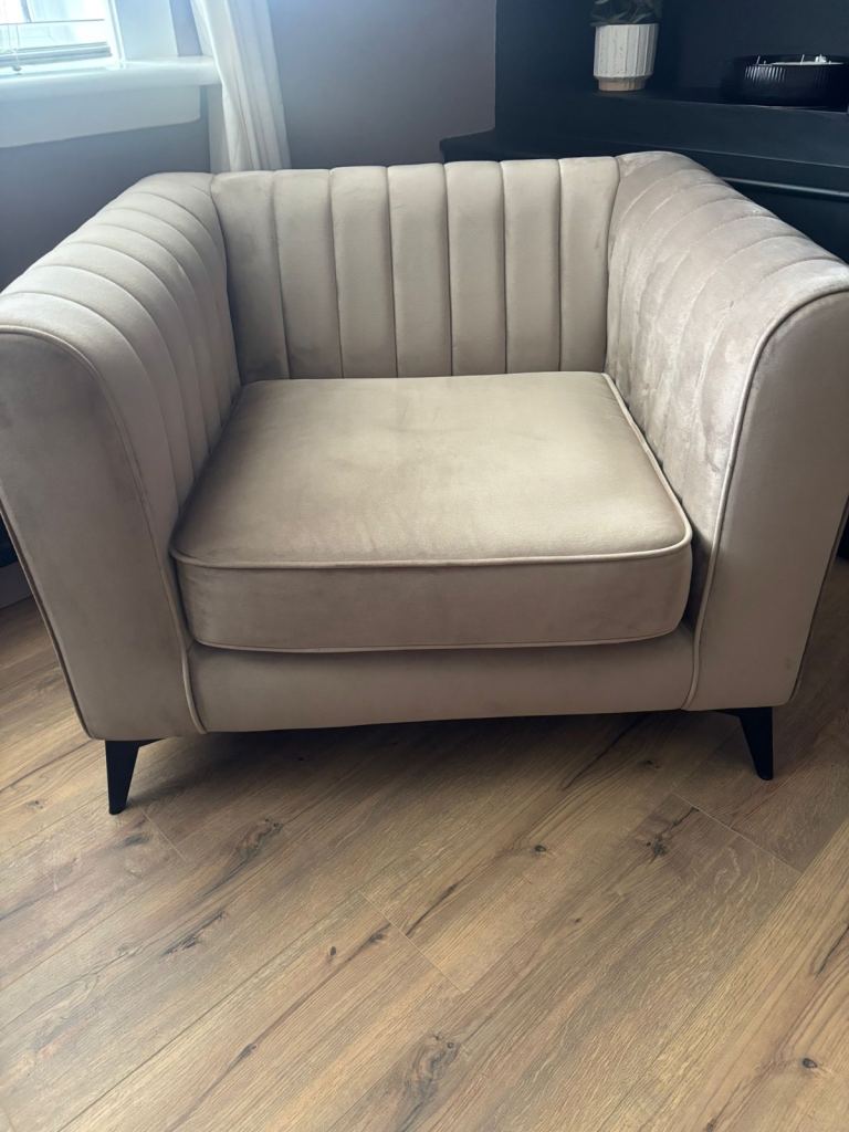 £150 Brand New Armchair Colour Champagne Gold 
