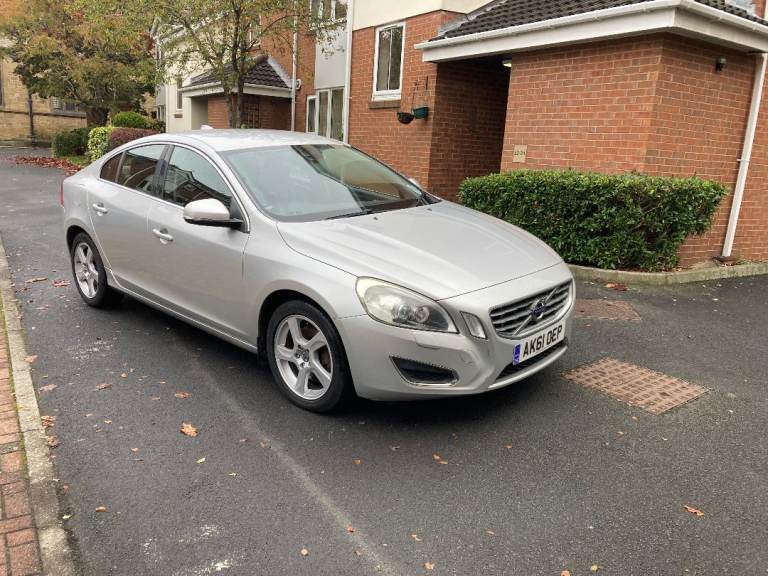 VOLVO S60 2 .4 SE LUX D5 AUTO 4 DOOR SALOON (2011) 
