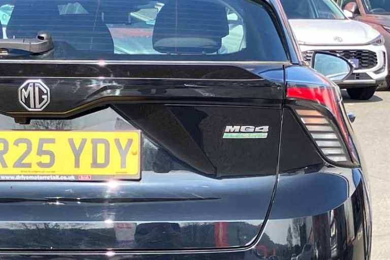 2025 MG MG4 49kWh SE Hatchback 5dr Electric Auto (170 ps) Hatchback Electric Automatic