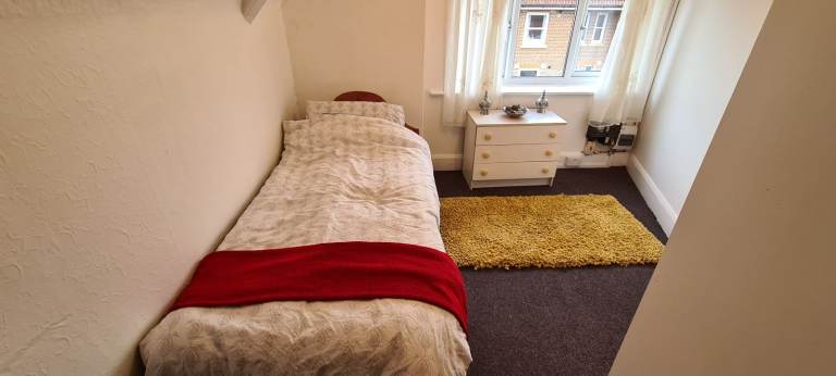 1 bed flat - Highfield - BILLS INC - Available end of January 2026