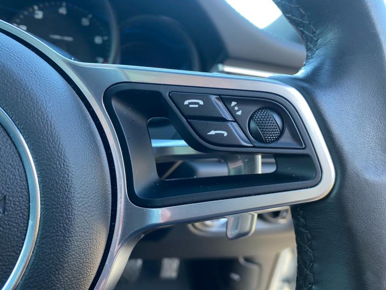 2020 Porsche Macan 2.0T PDK - Panoramic Sunroof &amp; Bose Audio &amp; PASM &amp; Huge Spec 4x4 P...