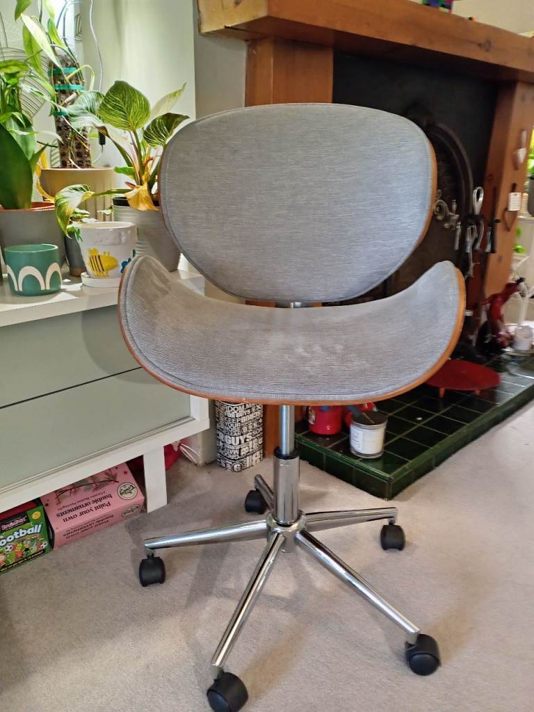 Modern, stylish office chair. £50.