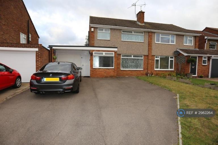 4 bedroom house in Caldbeck Drive, Reading, RG5 (4 bed) (#2982264)