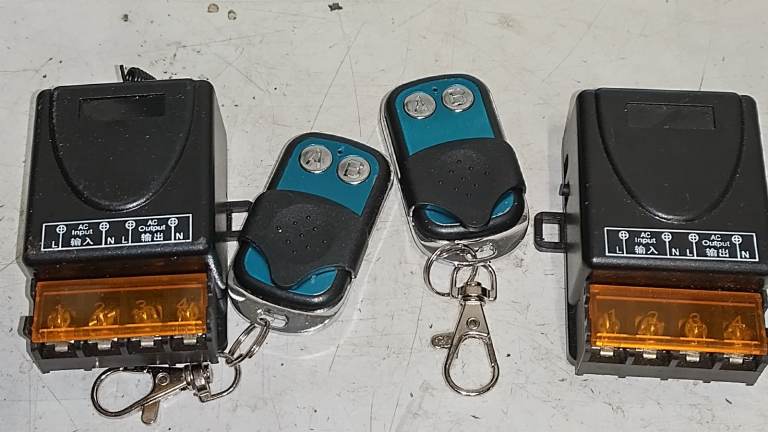 FREE post. 240v remote control switch on off pump garage door gate curtain security light