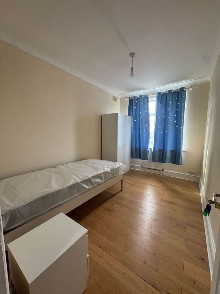 A VERY NICE SINGLE BEDROOM IN ILFORD IG1 (HMO)