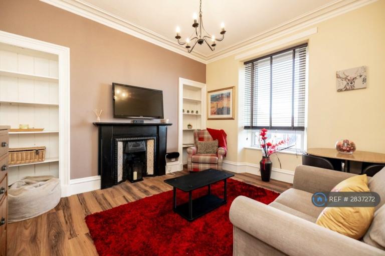 1 bedroom flat in Belmont Road, Aberdeen, AB25 (1 bed) (#2837272)