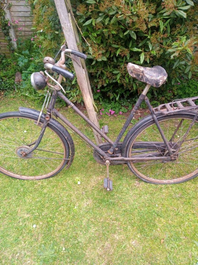 Vintage Ladies Bike 1940/ 1950 needs some restoration 