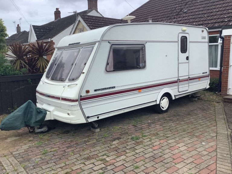 SWIFT CHALLENGER 470 SE WITH 2 AWNINGS 